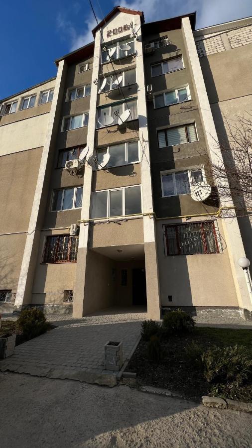 Просторі Та Комфортні Апартаменти «Д.І.М.» Kamianets-Podilsky Extérieur photo