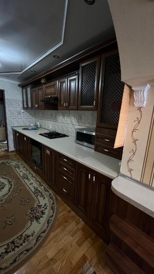 Просторі Та Комфортні Апартаменти «Д.І.М.» Kamianets-Podilsky Extérieur photo