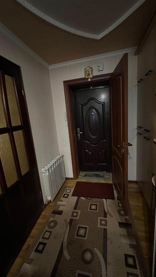 Просторі Та Комфортні Апартаменти «Д.І.М.» Kamianets-Podilsky Extérieur photo