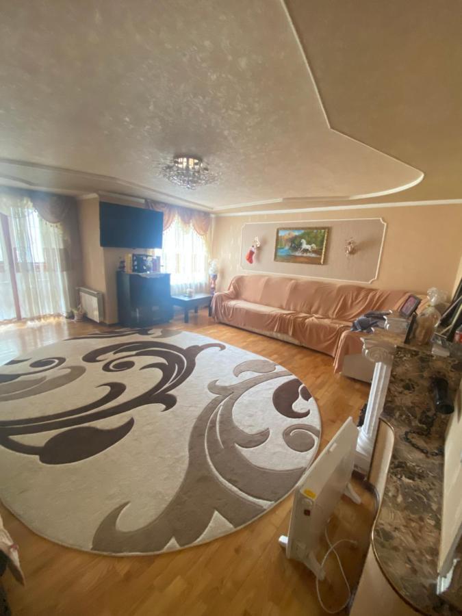 Просторі Та Комфортні Апартаменти «Д.І.М.» Kamianets-Podilsky Extérieur photo