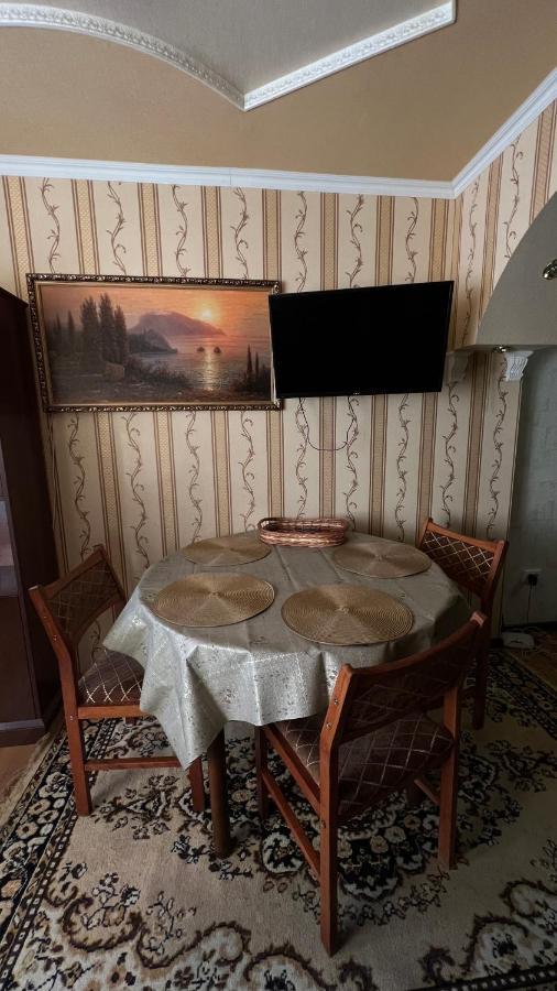 Просторі Та Комфортні Апартаменти «Д.І.М.» Kamianets-Podilsky Extérieur photo
