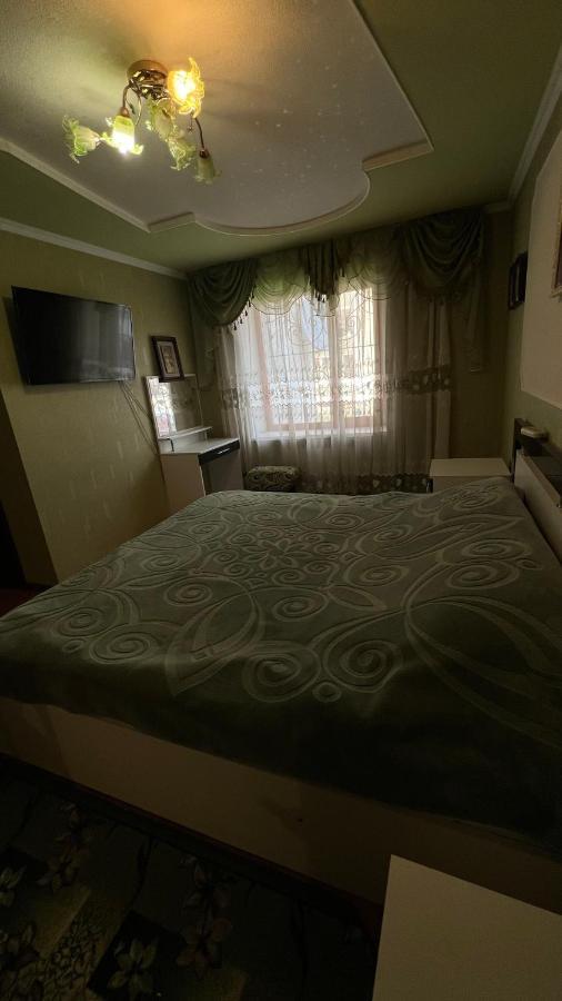 Просторі Та Комфортні Апартаменти «Д.І.М.» Kamianets-Podilsky Extérieur photo