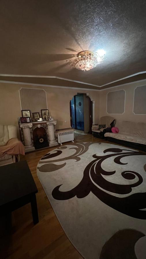 Просторі Та Комфортні Апартаменти «Д.І.М.» Kamianets-Podilsky Extérieur photo